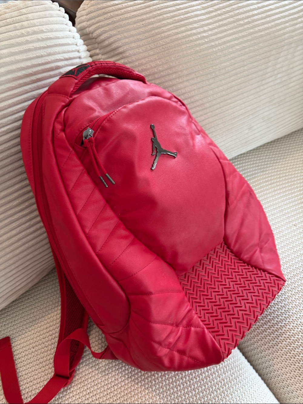 JORDANAJ12 BACKPACK
Red Men's Performance Backpack - Picture 3 of 4